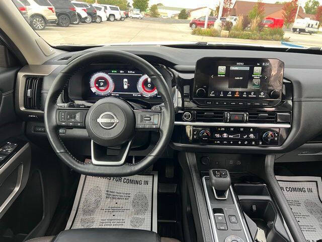 2024 Nissan Pathfinder Platinum