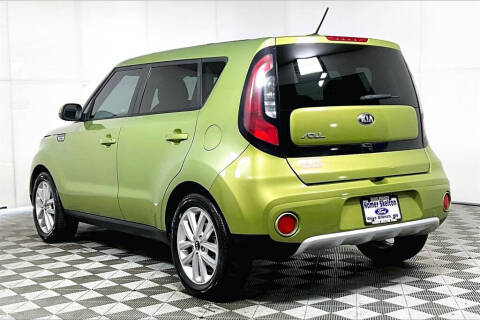 2017 Kia Soul +