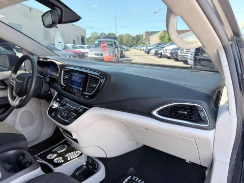 2017 Chrysler Pacifica Touring