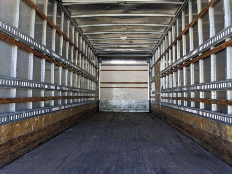 2018 Freightliner M2 106