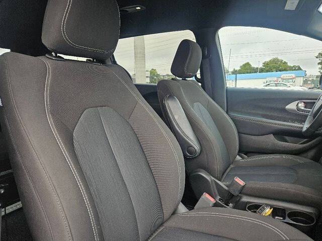 2024 Chrysler Pacifica Touring
