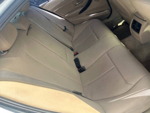 2015 BMW 3 Series 320i