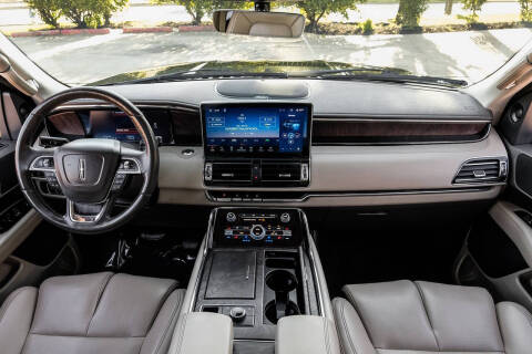 2022 Lincoln Navigator Standard