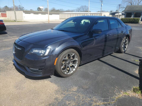 2018 Chrysler 300 for sale at Savannah Motor Co in Savannah TN