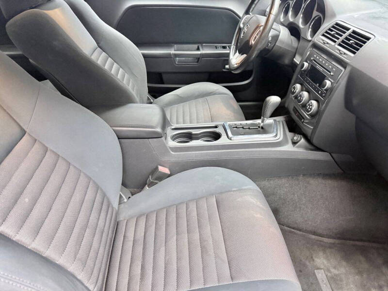 2012 Dodge Challenger SXT