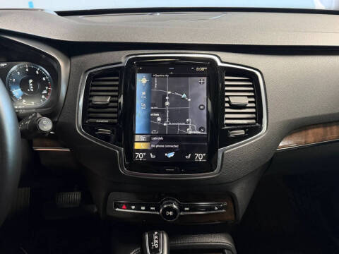 2016 Volvo XC90 T6 Momentum