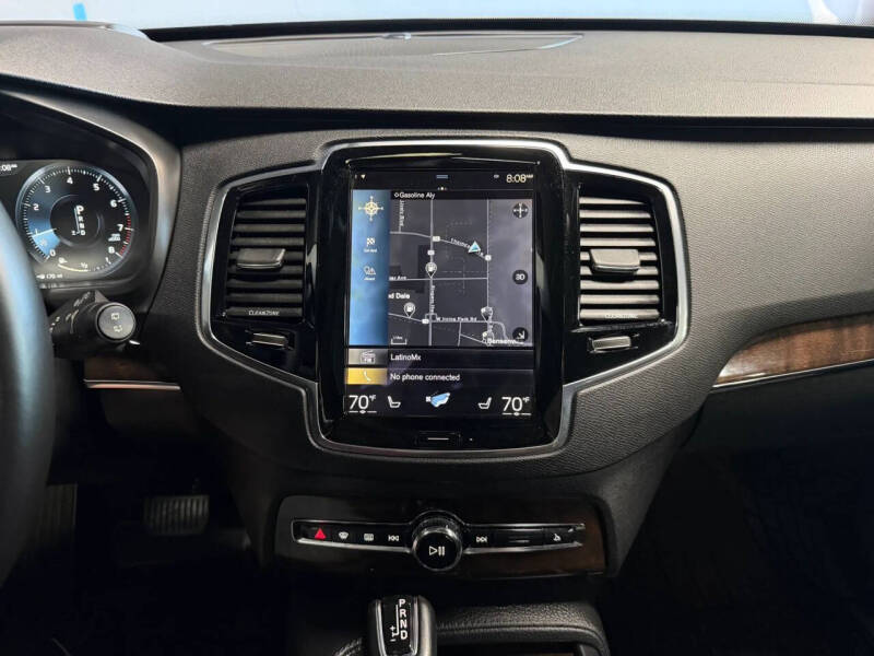 2016 Volvo XC90 T6 Momentum