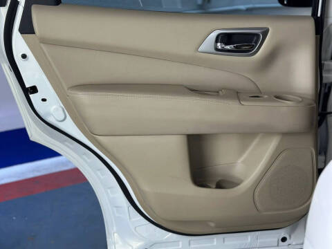 2013 Nissan Pathfinder Platinum