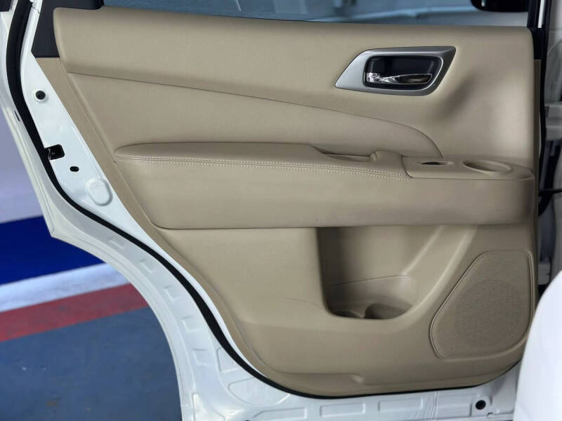 2013 Nissan Pathfinder Platinum