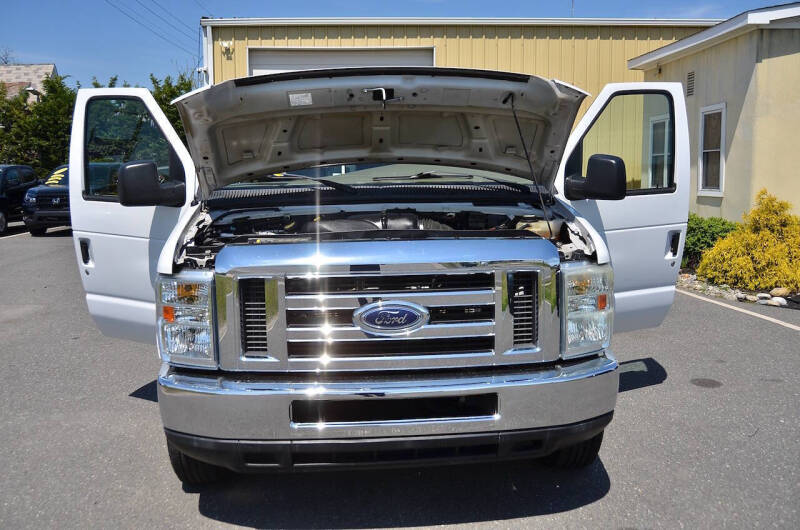 2008 Ford E-Series E-150 XLT