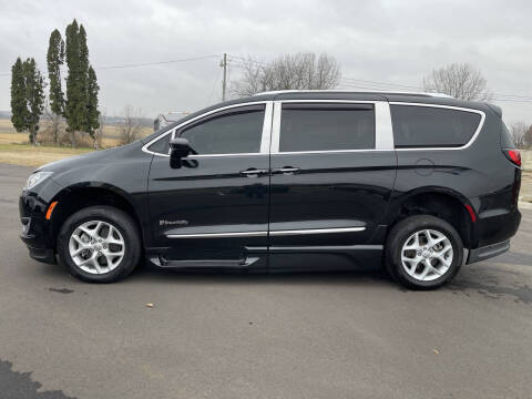 2019 Chrysler Pacifica Touring L Plus 35th Anniversary