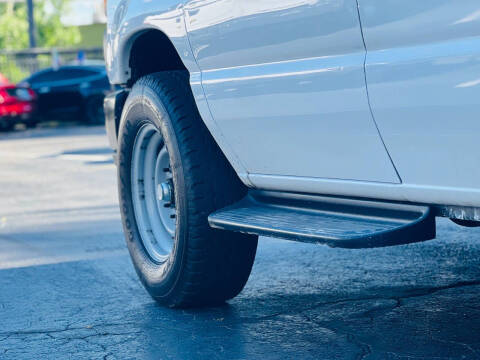 2009 Ford E-Series E-350 SD XLT