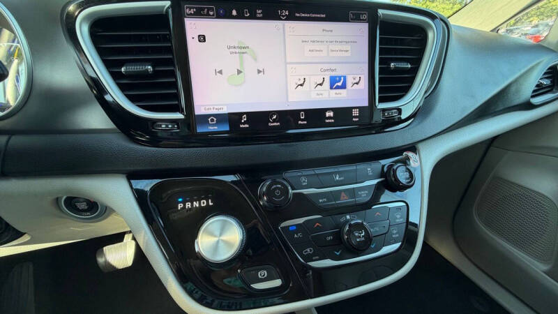 2022 Chrysler Pacifica Touring L