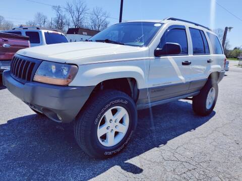 2004 Jeep Grand Cherokee for sale at The Car Cove, LLC in Muncie IN