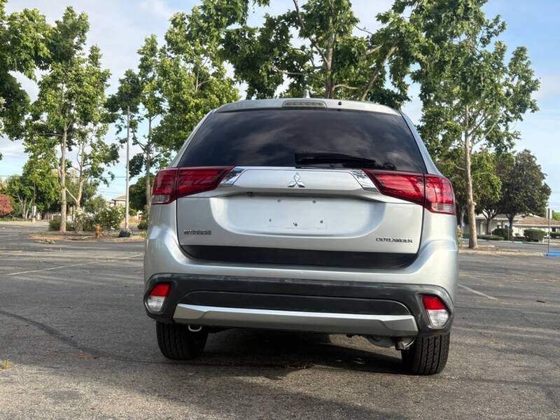 2018 Mitsubishi Outlander ES