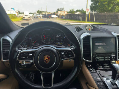2018 Porsche Cayenne Platinum Edition