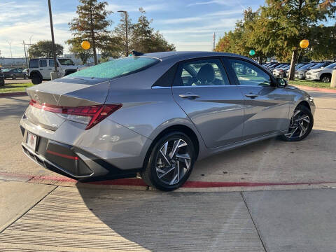 2025 Hyundai Elantra Hybrid Limited