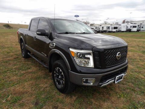 2017 Nissan Titan