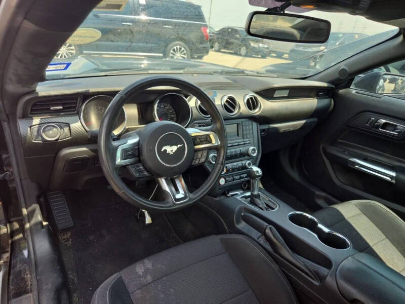 2016 Ford Mustang V6