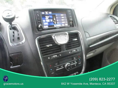 2014 Chrysler Town and Country Touring