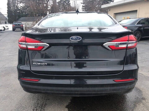 2020 Ford Fusion SE