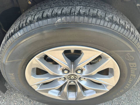 2022 Toyota Sienna LE 8-Passenger