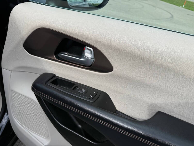 2017 Chrysler Pacifica Touring