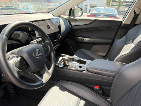 2025 Lexus NX 450h+