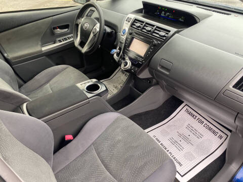 2013 Toyota Prius v Five