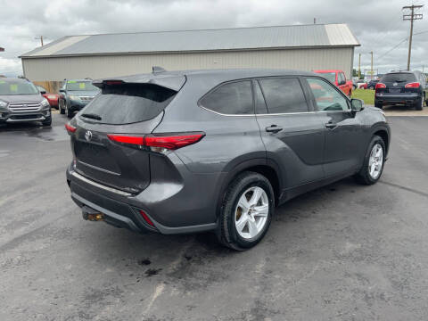 2020 Toyota Highlander LE