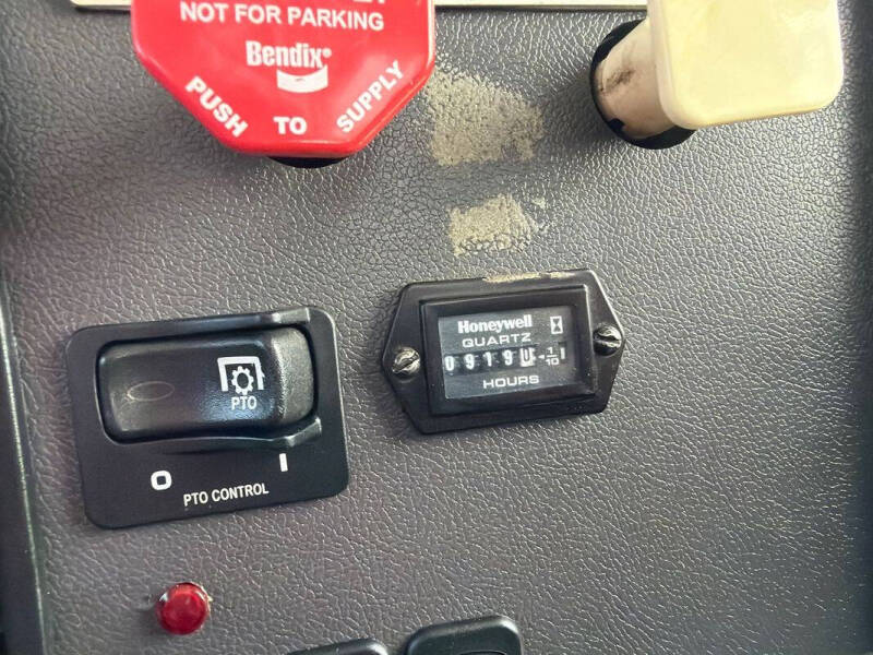 2014 Peterbilt 337