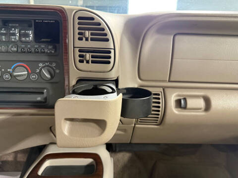 2000 Cadillac Escalade