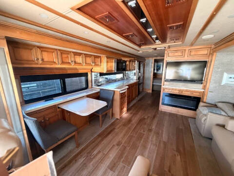2020 Freightliner XCM Chassis
