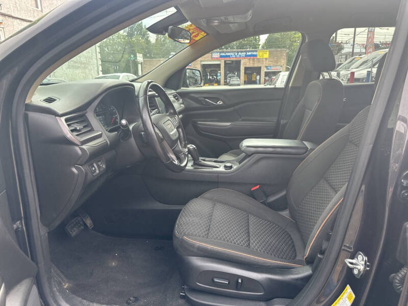 2017 GMC Acadia SLE-2