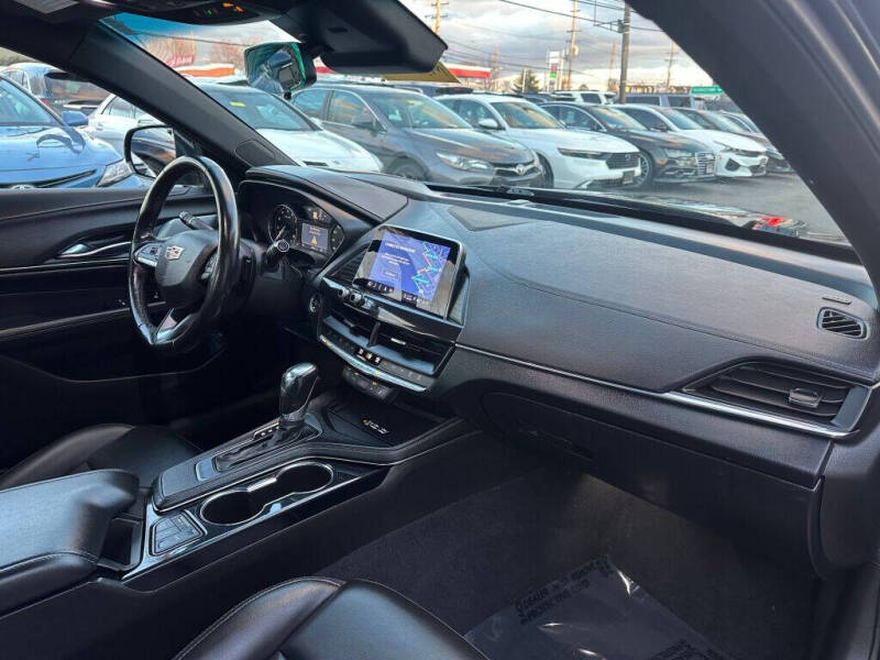 2023 Cadillac CT4 Luxury