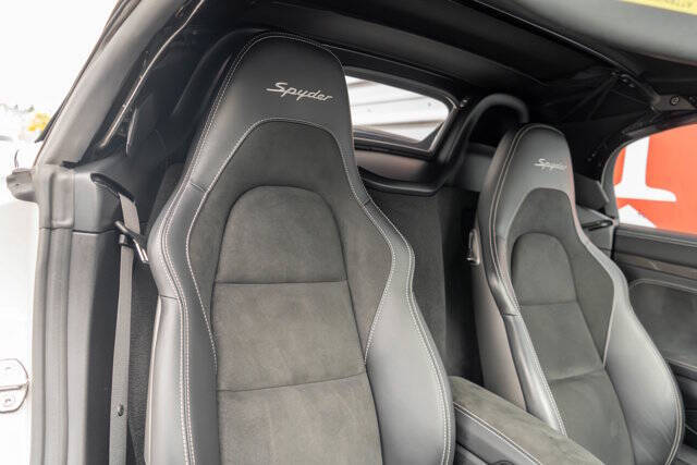 2022 Porsche 718 Boxster 39