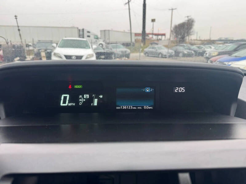 2015 Toyota Prius v Five