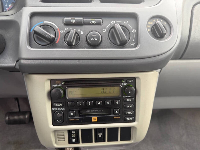 2002 Toyota Sienna LE