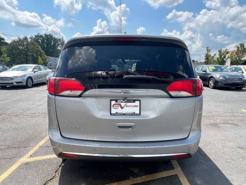 2017 Chrysler Pacifica Touring-L Plus