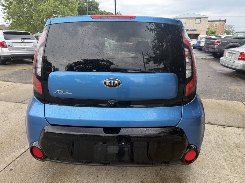 2016 Kia Soul +