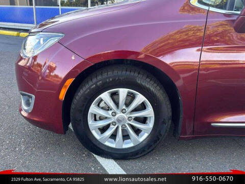 2017 Chrysler Pacifica Touring-L