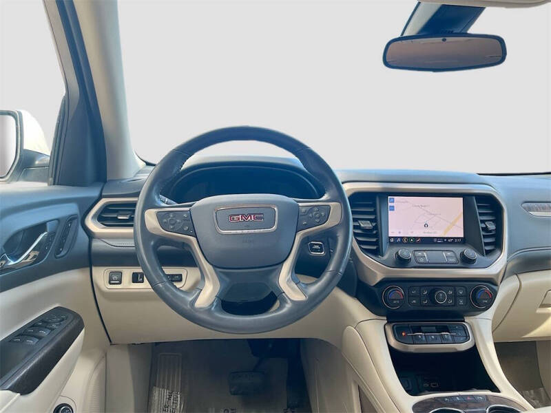 2022 GMC Acadia Denali