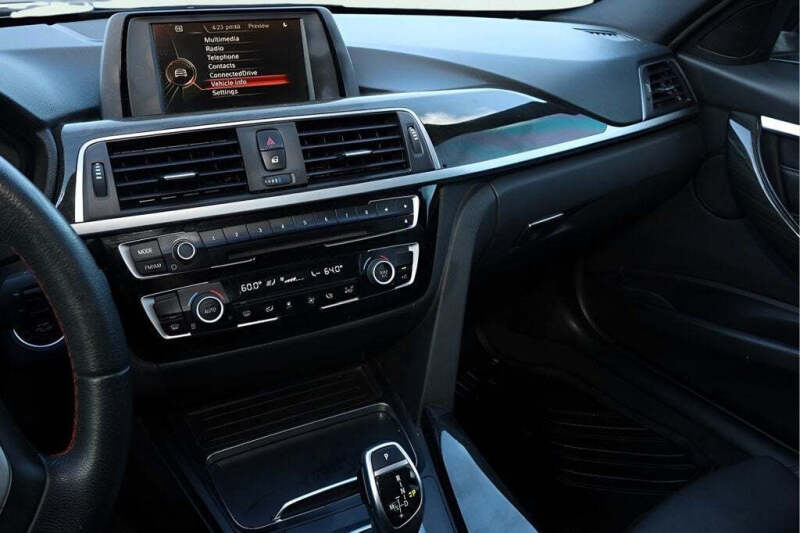 2017 BMW 3 Series 330i