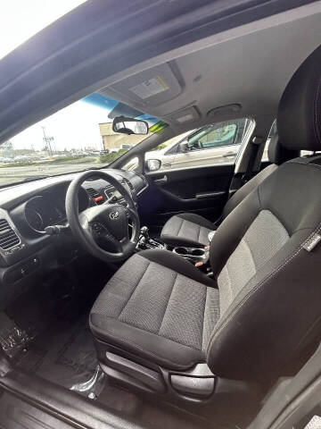 2017 Kia Forte5 LX