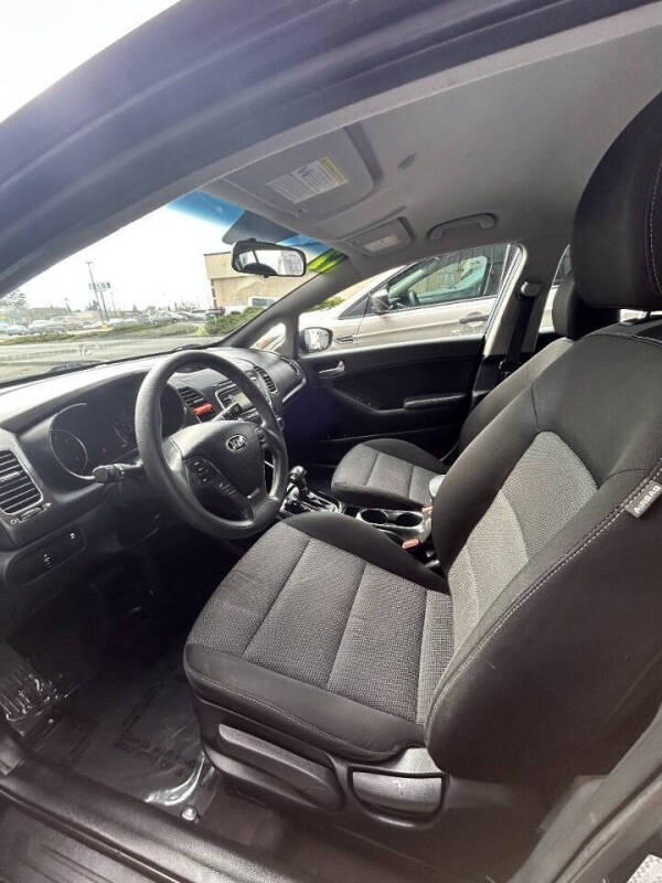 2017 Kia Forte5 LX