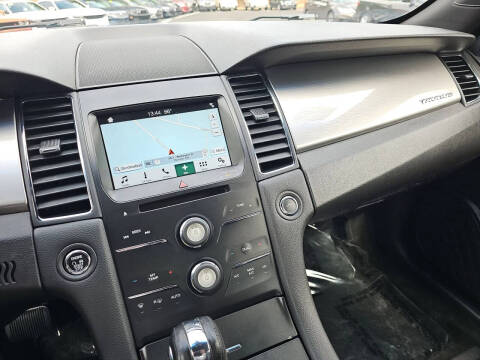 2017 Ford Taurus SEL