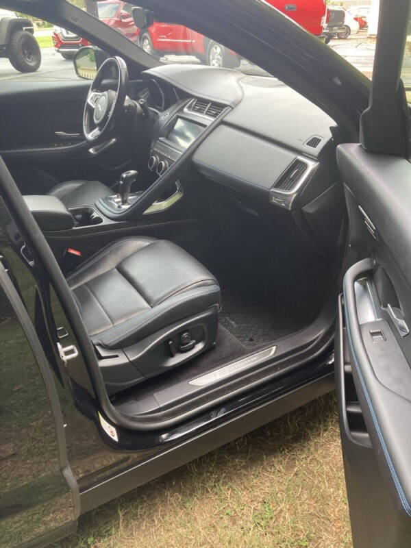 2019 Jaguar E-PACE P300 R-Dynamic SE