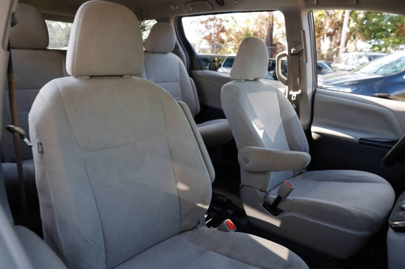 2019 Toyota Sienna L 7-Passenger