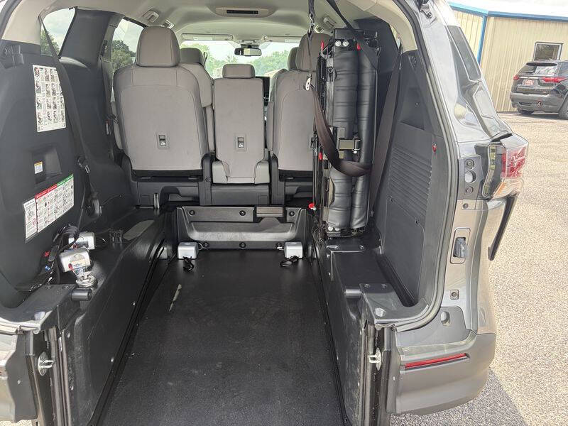2026 Toyota Sienna LE 8-Passenger