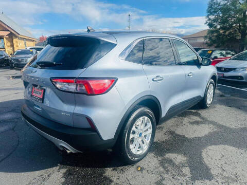 2022 Ford Escape SE